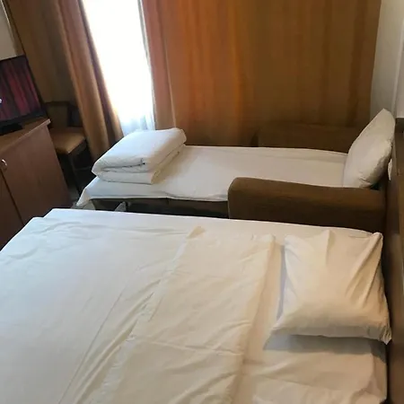 Royal Hill 3*