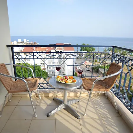 Royal Hill Hotel 3*